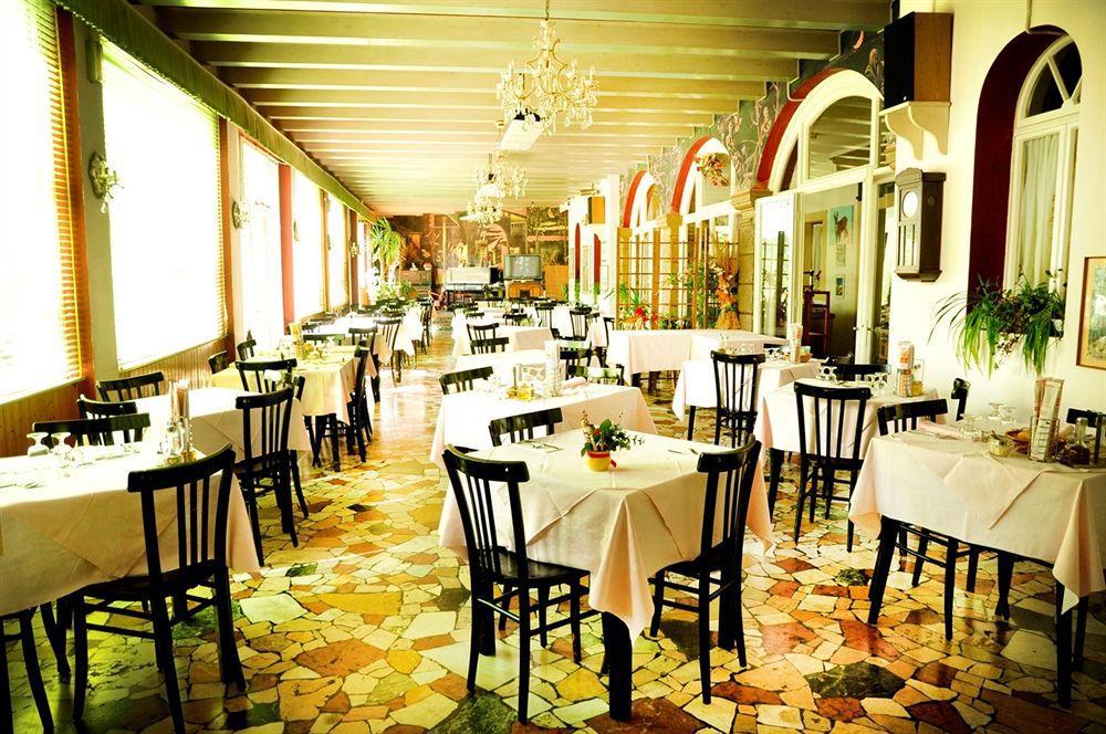 阿尔贝格里雅斯特酒店 Lorenzago Di Cadore 外观 照片